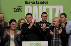ep i-d en la primera fila la cabeza de lista de eh bildu al congreso por guipuzcoa mertxe aizpurua y