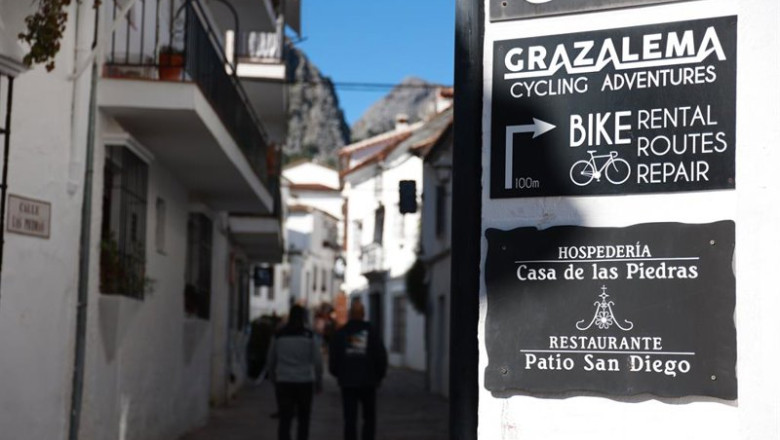 La localidad gaditana de Grazalema, gravemente afectada por el temporal pasado, avanza hacia la normalidad . A 23 de febrero de 2026 en Grazalema, Cádiz (Andalucía, España). | Rocío Ruz - Europa Press ep la localidad gaditana de grazalema gravemente afectada por el temporal pasado avanza hacia la