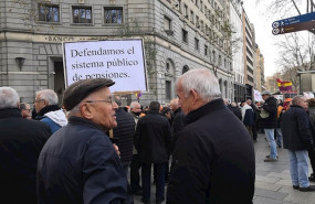 ep manifestacion de pensionistas frente al banco de espana en barcelona