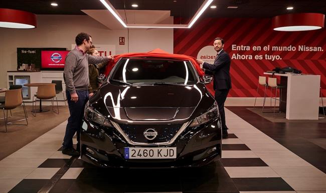 Nissan entrega el primer Leaf 2.ZERO | NISSAN ep nissan entregaprimer leaf 2zero