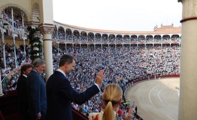 ep rey felipe presideprimera corridala beneficencia
