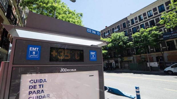 ep un termometro marca los 35 grados a mas de un mes para que comience el verano y cuando madrid ya