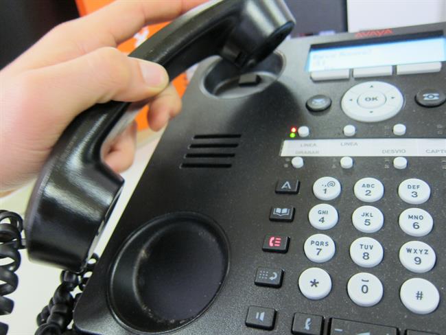 Una persona llamando por teléfono | EUROPA PRESS ep una persona llamandotelefono