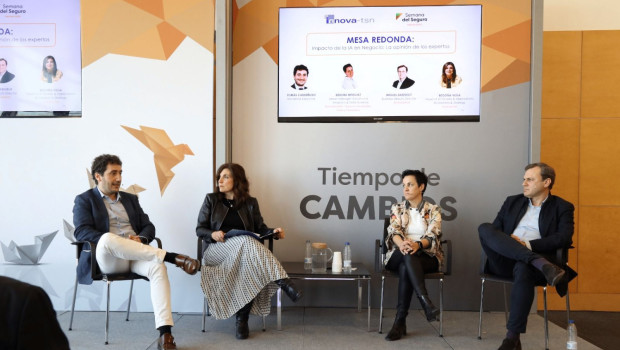 ponentes de la jornada de innova tsn en la semana del seguro toms cardeoso laso begoa vega deborah minguez y miguel zarzuelo 