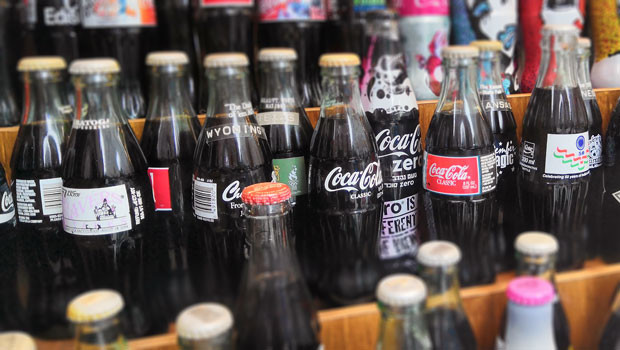 dl coca cola coke company cocacola drinks drink soft bottles label logo