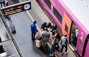 ep archivo   pasajeros en la estacion de tren de atocha