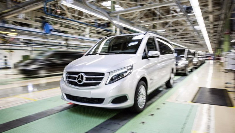 ep archivo produccion del mercedes benz clase v en la planta de mercedes benz en vitoria ep archivo produccion del mercedes benz clase v en la planta de mercedes benz en vitoria