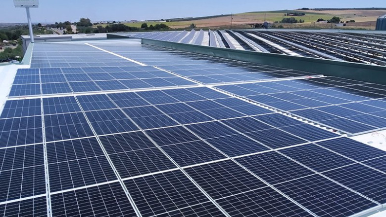 ep archivo una instalacion de paneles solares realizada por enchufesolar en una industria ep archivo una instalacion de paneles solares realizada por enchufesolar en una industria