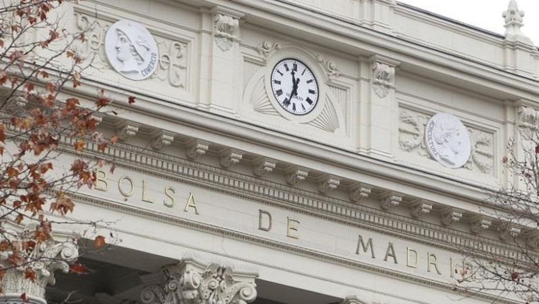 ep economiabolsa- ibex 35 sube015 a media sesionafianza9400 puntos