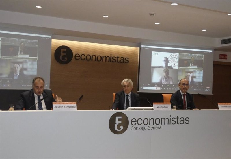 https://img3.s3wfg.com/web/img/images_uploaded/5/e/ep_el_presidente_del_consejo_general_de_economistas_valentin_pich.jpg