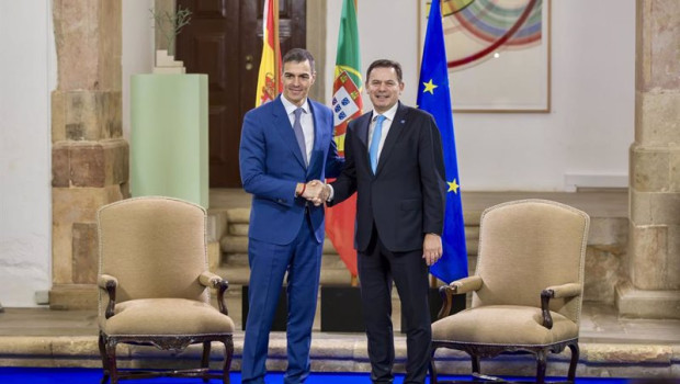 ep el presidente del gobierno pedro sanchez i y el primer ministro de la republica portuguesa luis