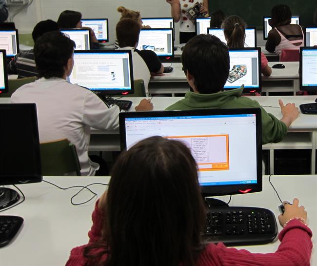 Estudiantes Con Ordenadores En Las Aulas | Europa Press - Archivo ep estudiantesordenadoreslas aulas