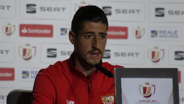 ep futbolistasevilla sergio escudero