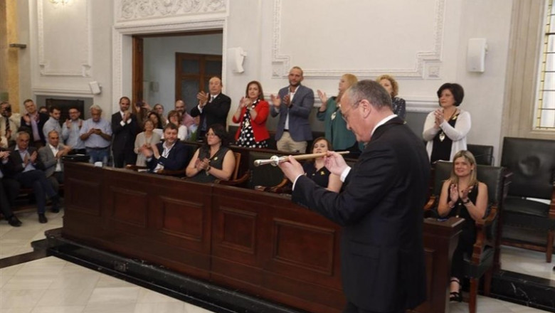 Investidura de Carles Pellicer (JxCat) como alcalde de Reus (Tarragona) por tercer mandato | AYUNTAMIENTO DE REUS ep investiduracarles pellicer jxcat como alcaldereus tarragona por tercer mandato