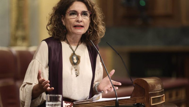 ep la ministra de hacienda maria jesus montero interviene en una sesion plenaria en el congreso de