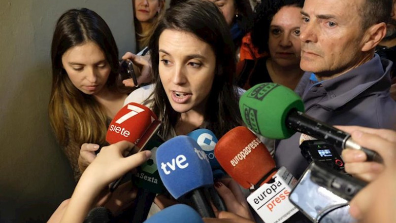 ep la ministra de igualdad irene montero atiende a la prensa antes de intervenir en el acto la ep la ministra de igualdad irene montero atiende a la prensa antes de intervenir en el acto la