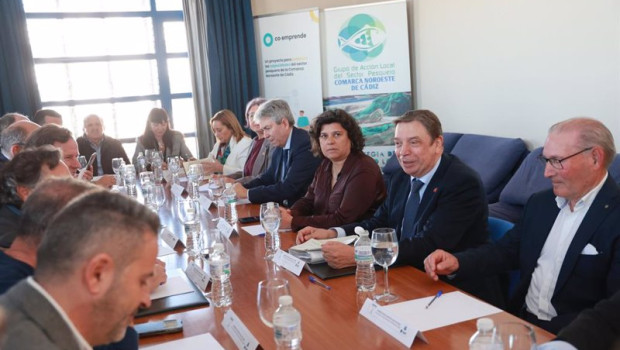ep luis planas reunido en sanlucar con la cofradia de pescadores