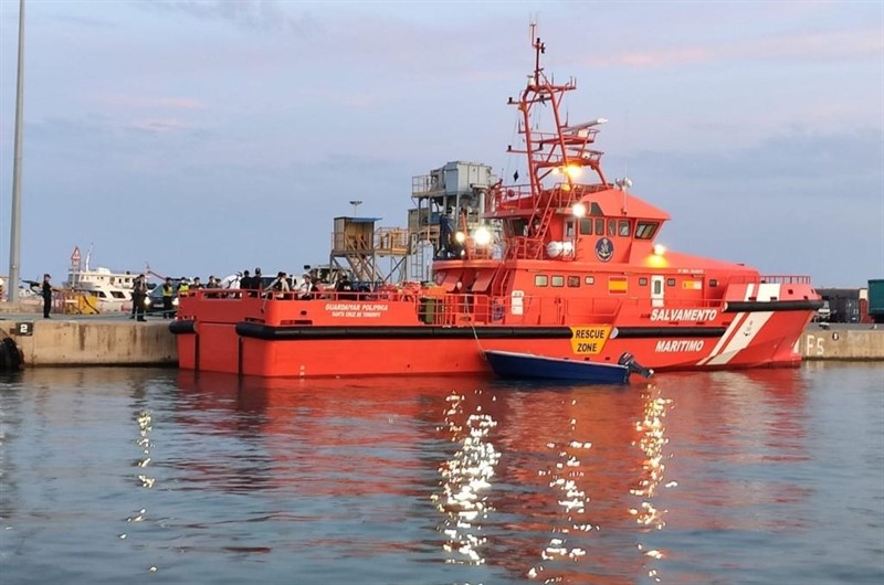 ep salvamento maritimo intercepta una patera en aguas de baleares