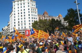 ep senyeres y estelades enmanifestacionla diada