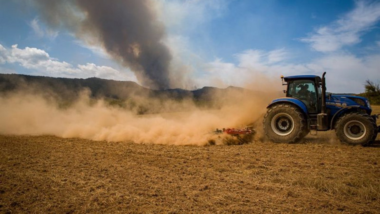 ep un agricultor trabaja en el campo ep un agricultor trabaja en el campo