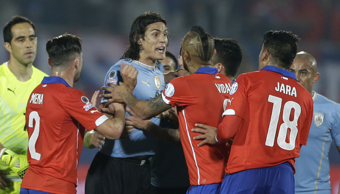 gonzalo jara y edinson cavani