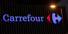 carrefour veut installer plus de 700 stations de recharge electrique d ici 2025 