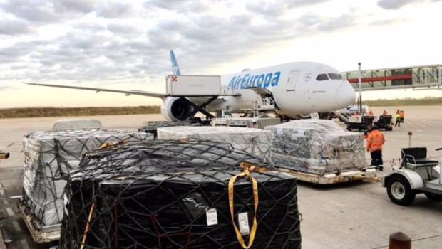 ep air europa participa en un envio de carga aerea a latinoamerica gestionado de forma totalmente