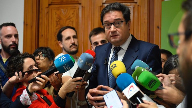 ep archivo   el ministro para la transformacion digital y de la funcion publica oscar lopez atiende