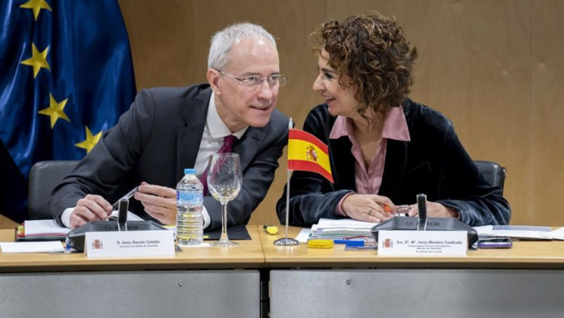 ep archivo   el secretario de estado de hacienda jesus gascon catalan y la vicepresidenta primera y