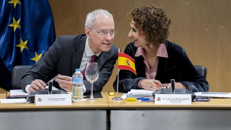 Archivo - El secretario de Estado de Hacienda, Jesús Gascón Catalán, y la vicepresidenta primera y ministra de Hacienda, María Jesús Montero, durante el Consejo de Política Fiscal y Financiera (CPFF). | Alberto Ortega - Europa Press - Archivo ep archivo el secretario de estado de hacienda jesus gascon catalan y la vicepresidenta primera y