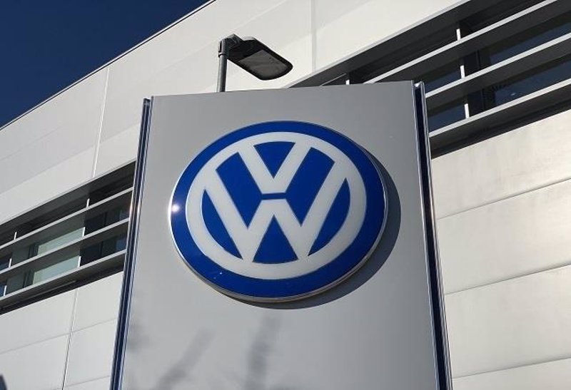 Volkswagen reduce su beneficio un 36,6% a junio y baja previsiones por los aranceles