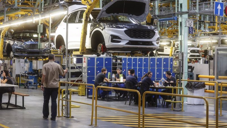 ep archivo operarios en la fabrica de automoviles de ford en almussafes valencia ep archivo operarios en la fabrica de automoviles de ford en almussafes valencia