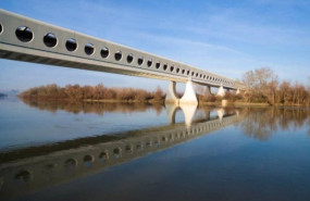 ep archivo   puente de hormigon sobre el rio ebro