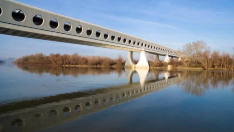 ep archivo puente de hormigon sobre el rio ebro ep archivo puente de hormigon sobre el rio ebro