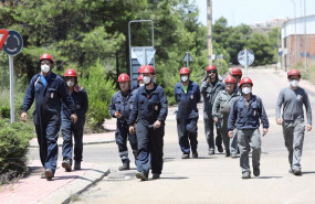ep archivo   trabajadores de una central termica en una protesta para reclamar una transicion justa