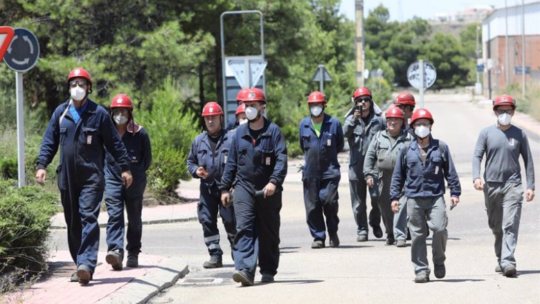 ep archivo trabajadores de una central termica en una protesta para reclamar una transicion justa ep archivo trabajadores de una central termica en una protesta para reclamar una transicion justa