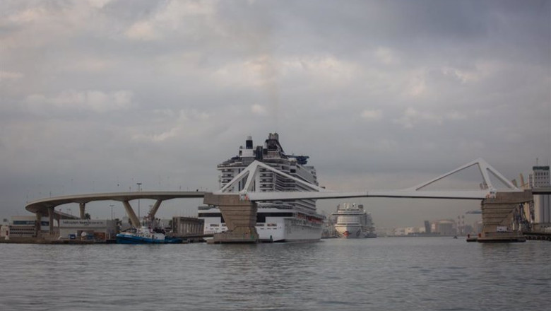 ep archivo un crucero llega al puerto de barcelona a 15 de octubre de 2021 en barcelona catalunya ep archivo un crucero llega al puerto de barcelona a 15 de octubre de 2021 en barcelona catalunya