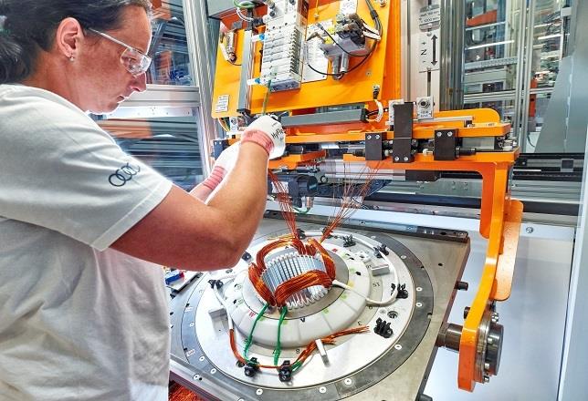 AUDI ep audi iniciaproduccionmotores electricosgyr hungria
