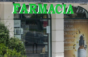 ep cartel de una farmacia de la capital