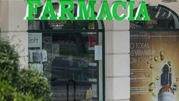 ep cartel de una farmacia de la capital