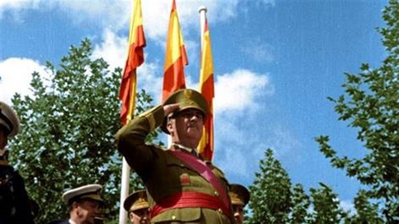 ep dmax lleva a la pantalla la vida de franco en una miniserie documental con imagenes en color