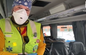 ep el enfermero del samur-proteccion civil jorge de tomas dentro del denominado covid bus para