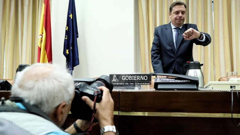 El ministro de Agricultura, Pesca y Alimentación en funciones, Luis Planas, antes de comparecer ante el Congreso | Eduardo Parra - Europa Press ep el ministro de agricultura pesca y alimentacion en funciones luis planas antes de comparecer ante