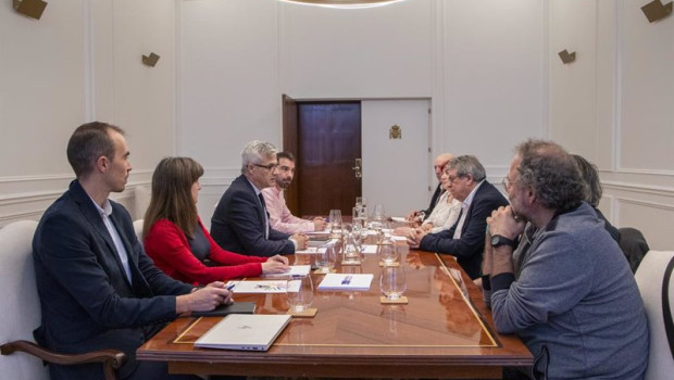 ep el secretario de estado de vivienda y agenda urbana david lucas en una reunion con los