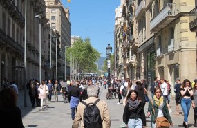 ep gent caminant per barcelona