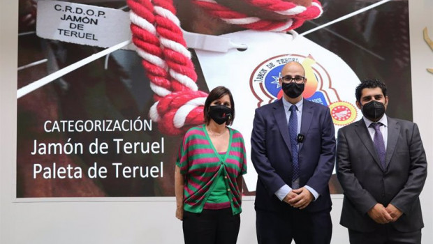 ep la directora general de turismo elena allue el presidente del consejo regulador de la