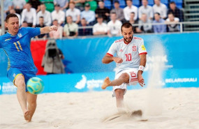 ep lloren gomez leon durantepartidola seleccion espanolafutbol playa