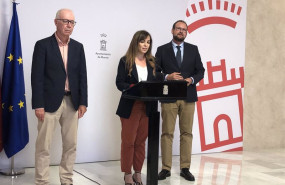 ep los concejales antonio navarro y pepe guillen acompanados de la portavoz del equipo de gobierno ep los concejales antonio navarro y pepe guillen acompanados de la portavoz del equipo de gobierno