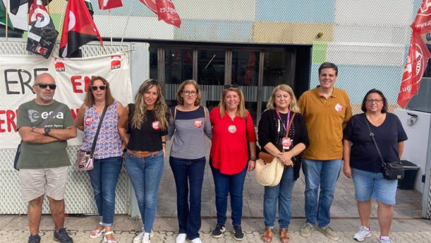 ep protestas de la plantilla de teleperformance tras la convocatoria de huelga por el ere