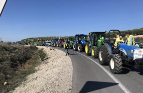 ep un momento de la tractorada llevada a cabo en la a-45 en lucena cordoba
